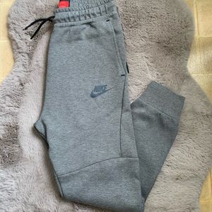 Youth Green Nike Tech Fleece Pants (Sz Youth L)